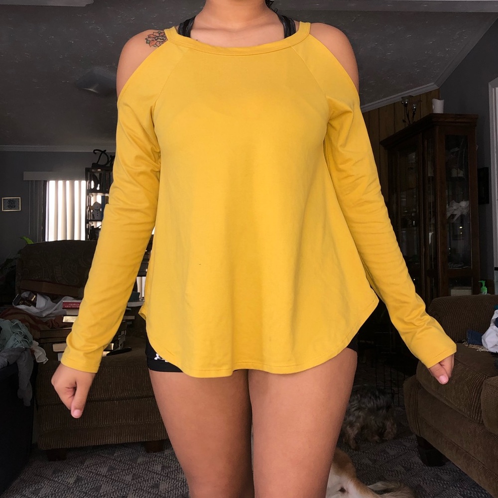 Cute yellow long sleeve